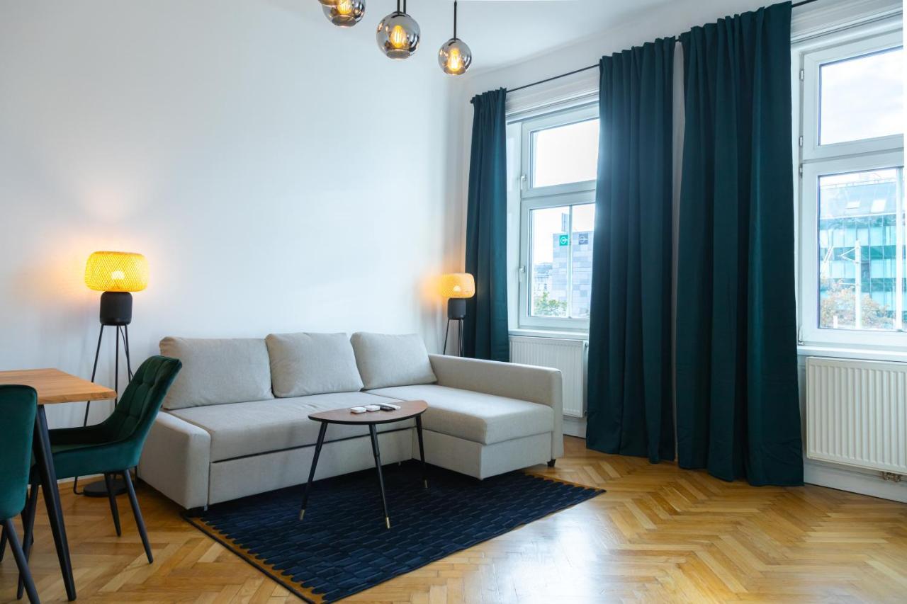 Imperial Apartment *