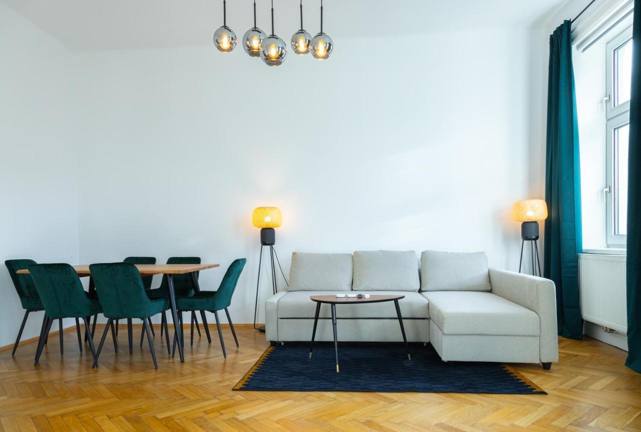 Imperial Apartment *